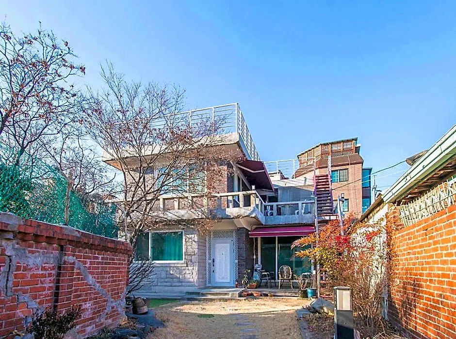 Hans House-1