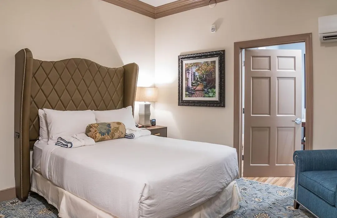 Andrew Pinckney Inn-1