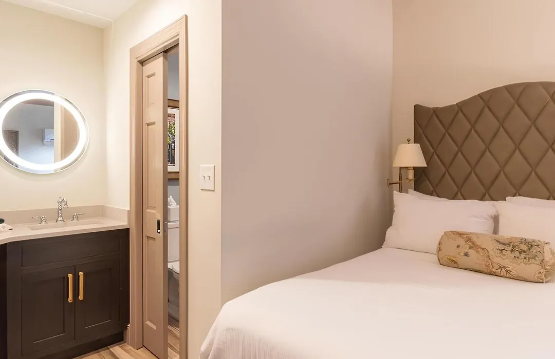 Andrew Pinckney Inn-1