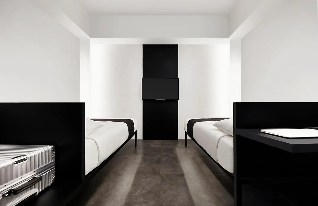 Hotel Mono-1
