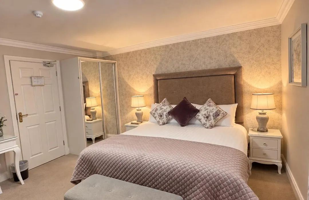 Kingfisher Lodge-1