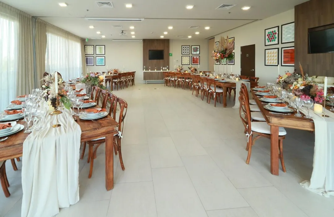 Holiday Inn Express & Suites - Playa Del Carmen By Ihg-1