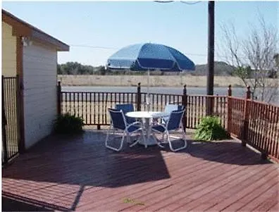 Fredericksburghillcountryhotel-1