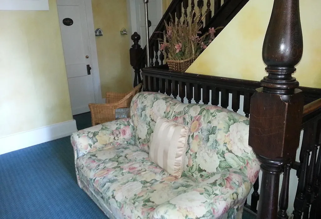 Balfour House-1