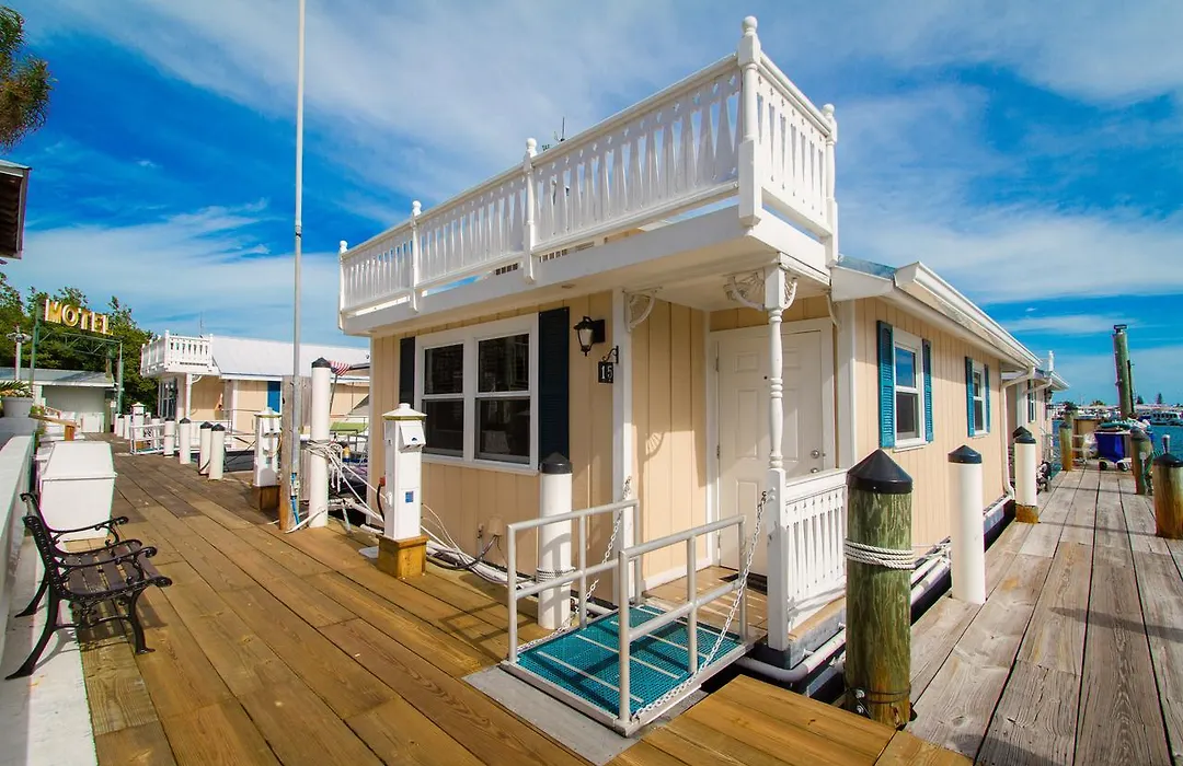 Harborside Motel & Marina-1