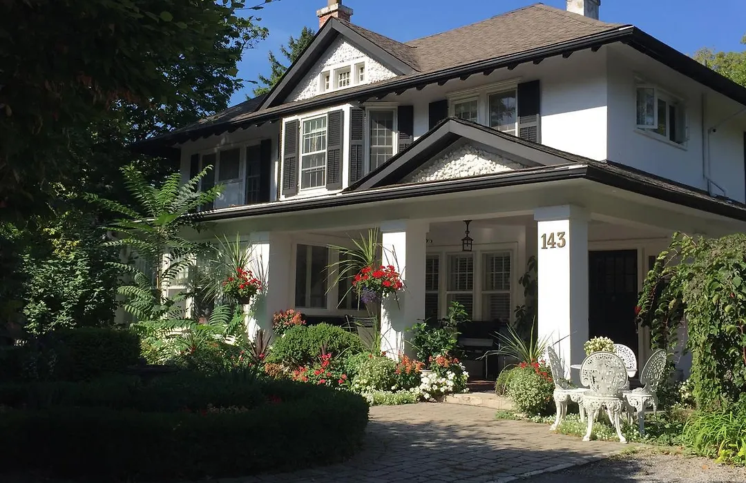 Bernard Gray Hall Bed And Breakfast-1