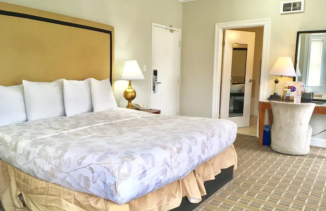 Americas Best Value Inn & Suites - Soma-1
