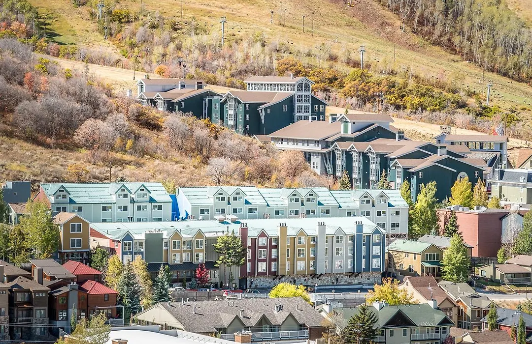 Sweetwater Lift Lodge-1