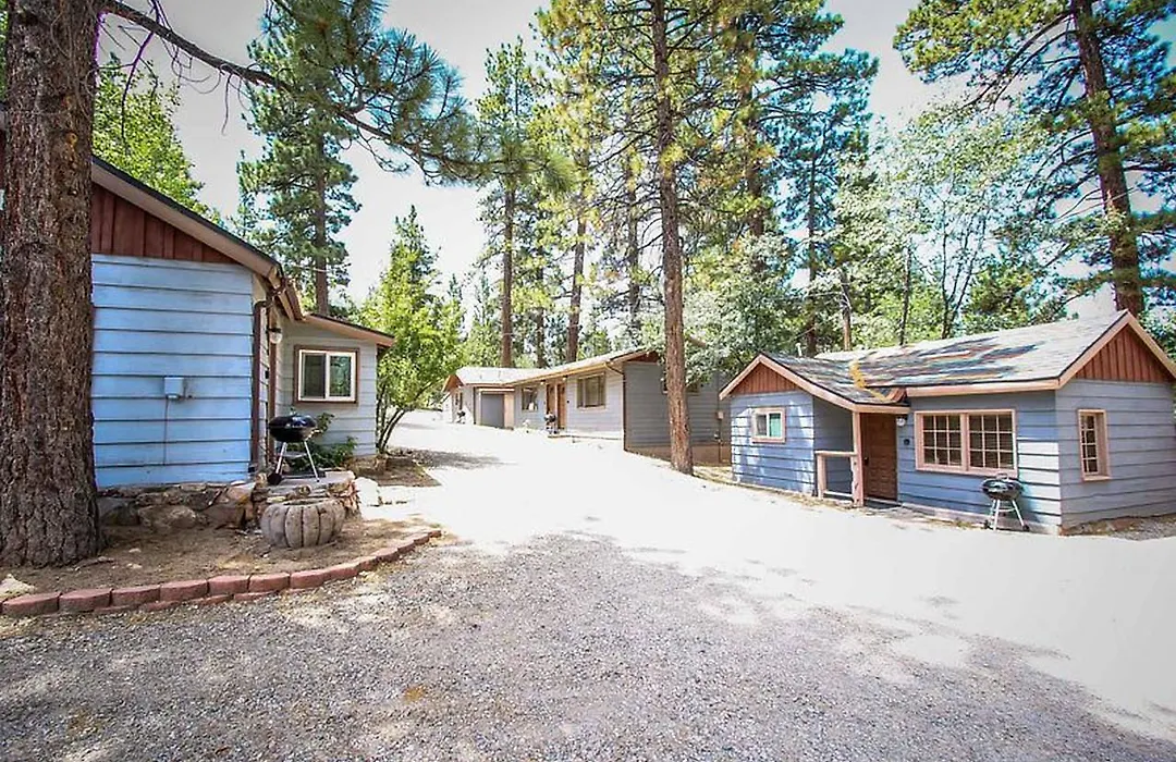 Fox N Bear Cottages Big Bear-1
