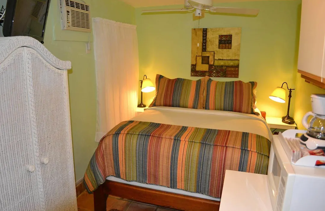 Speakeasy Inn (Adults Only)-1