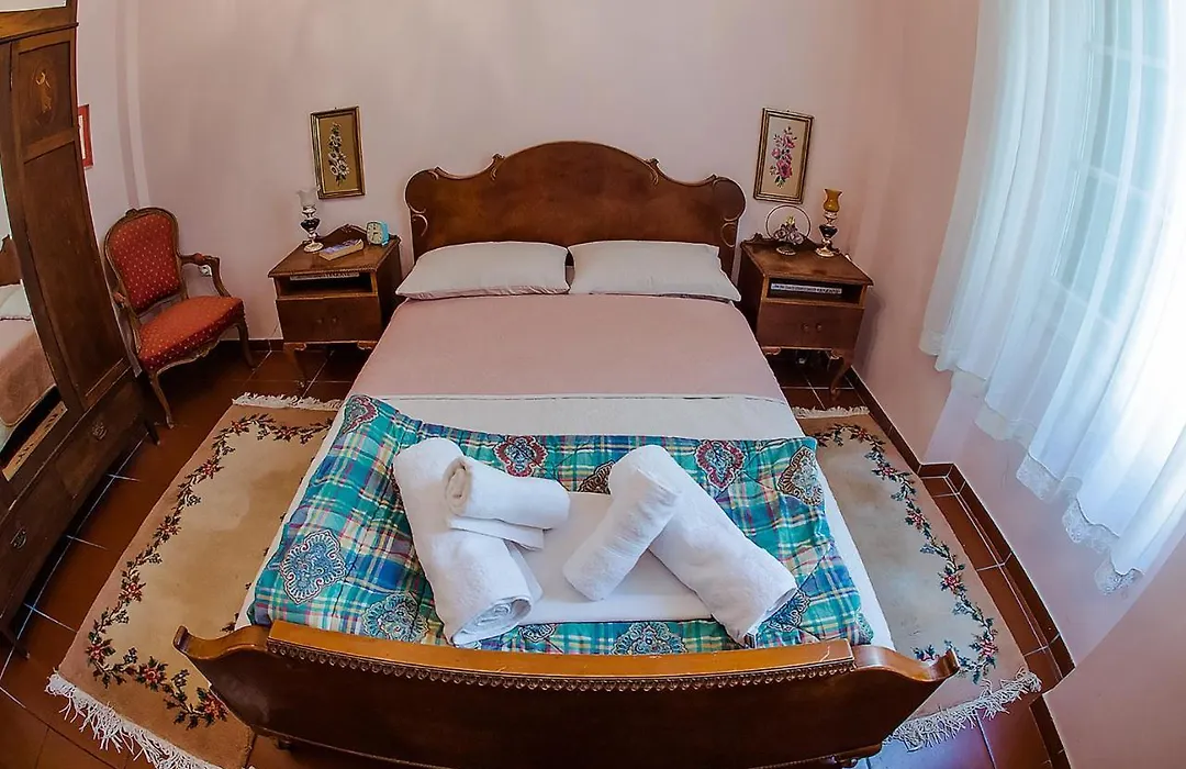 Athens Quinta-1