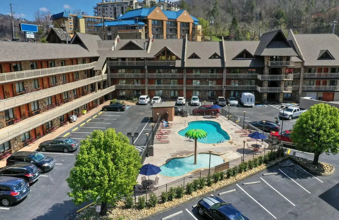 Crossroads Inn & Suites-1
