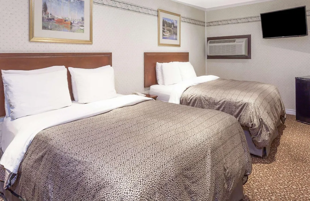 Knights Inn Kingston-1