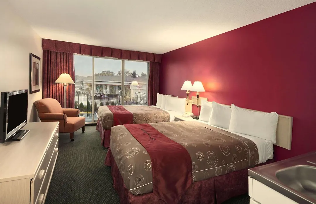 Travelodge By Wyndham Nanaimo-1