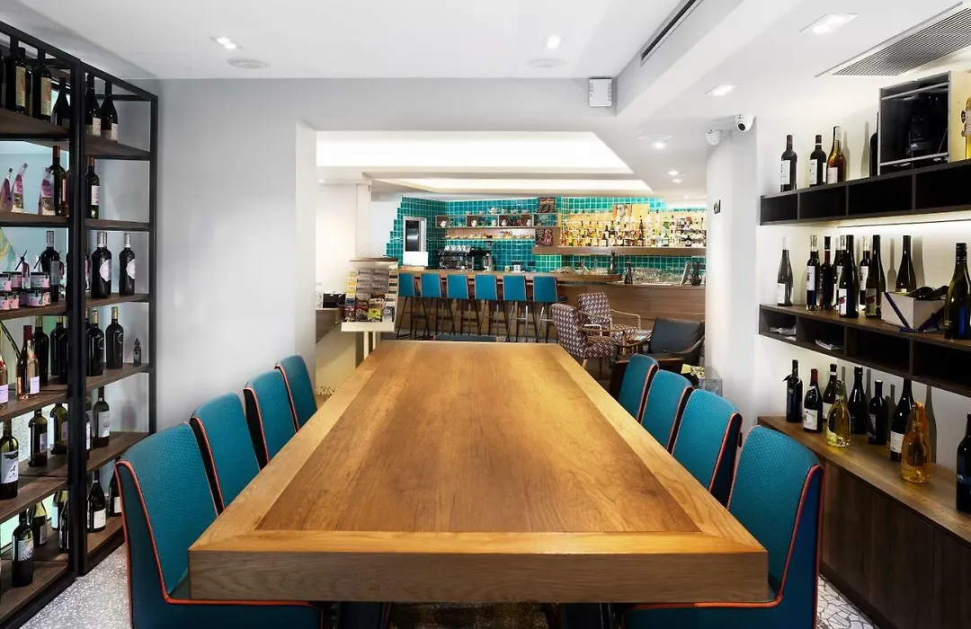 360Degrees Pop Art Hotel-1