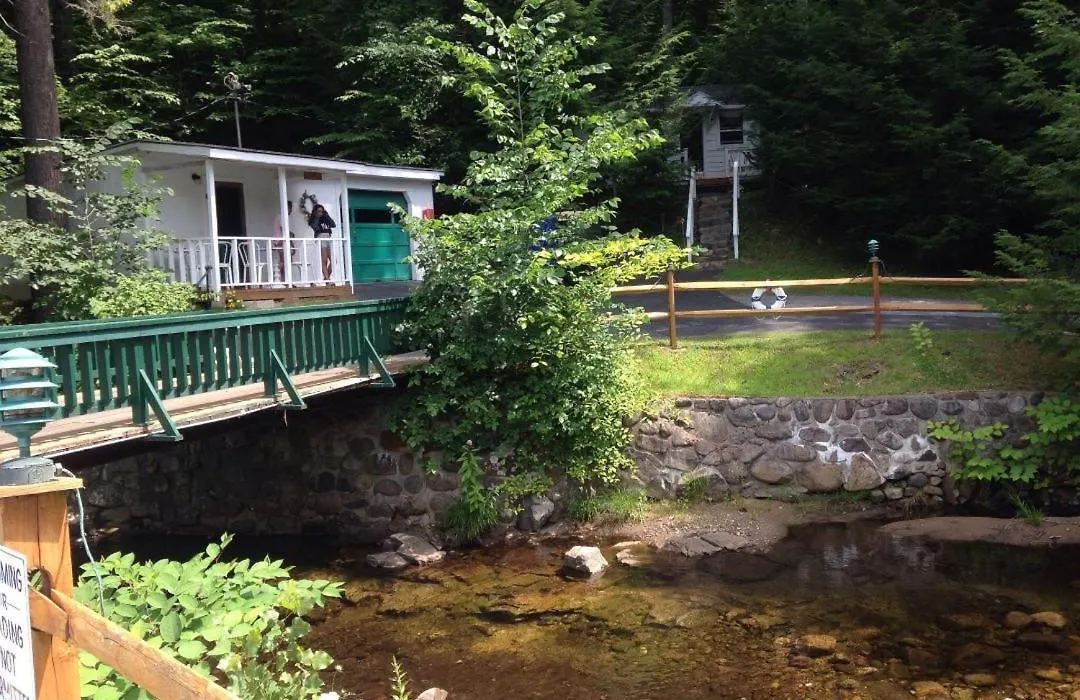 Brookside Motel & Cabins-1