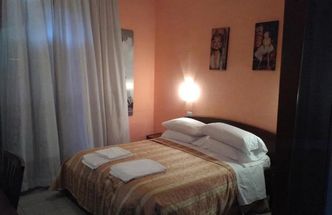Hotel Gloria-1