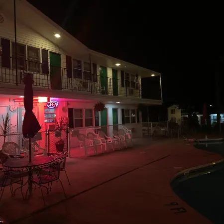 Colonial Motel-2