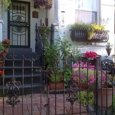Ledroit Park Renaissance B&B-3