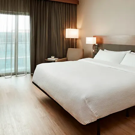 Ac Hotel By Marriott Cincinnati At The Banks-3
