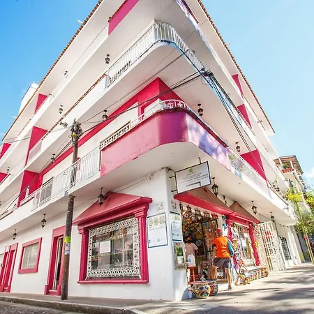 Suites Plaza Del Rio - Family Hotel Malecon Centro-3