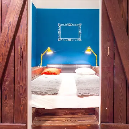 Hedonist Lodge-2
