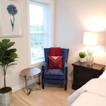 Spacious & Bright Home In Bloomingdale/ Truxton Dc-3