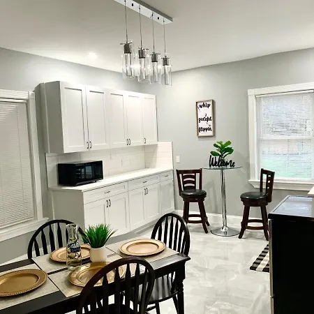 Spacious 5Br 2Bath Close To Niagara Falls And Casino-3