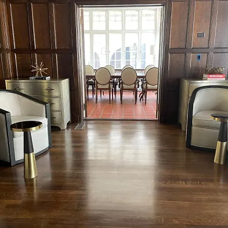 The Argus Hotel & Cocktail Lounge-3