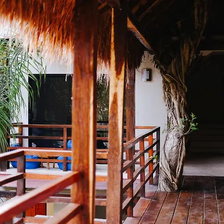 Hotel Uolis Nah-3