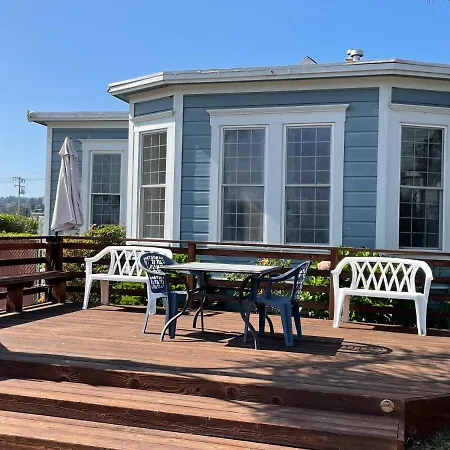 Edgewater Beach Inn & Suites-2