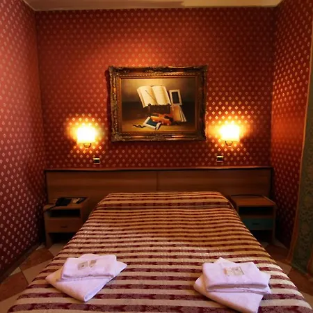 Hotel Hollywood-2
