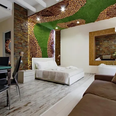 Suite Paradise Rome Guest Rooms-3