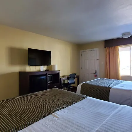 Ramada By Wyndham Flagstaff East-3