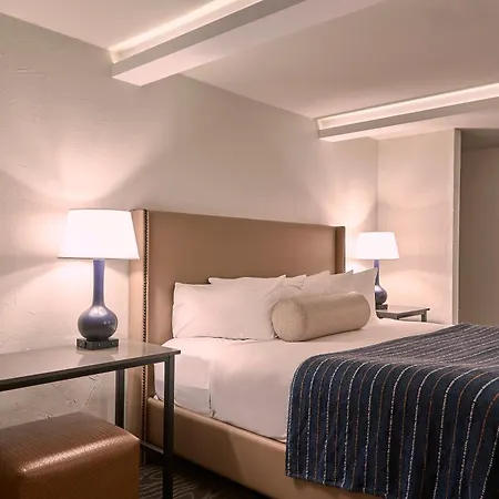 Fredericksburg Inn And Suites-3