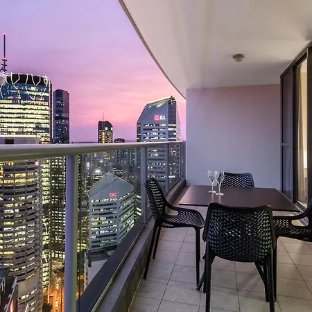 Oaks Brisbane Aurora Suites-2