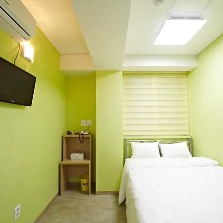 Rainbow Hotel Myeongdong-2