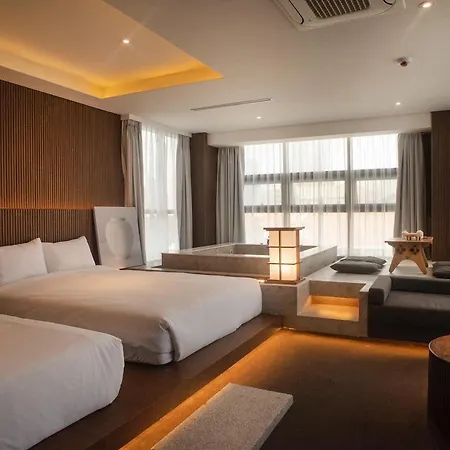 Uh Suite The Myeongdong-3
