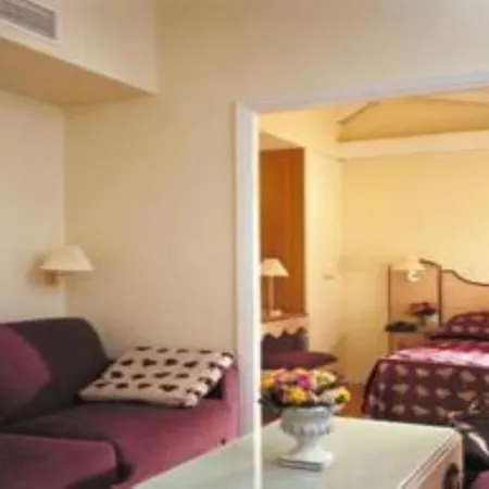 Hotel Suites Unic Renoir Saint-Germain-3