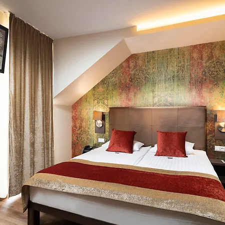 Opera Garden Hotel & Apartments-2