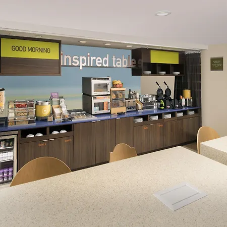Comfort Inn & Suites Baltimore-3