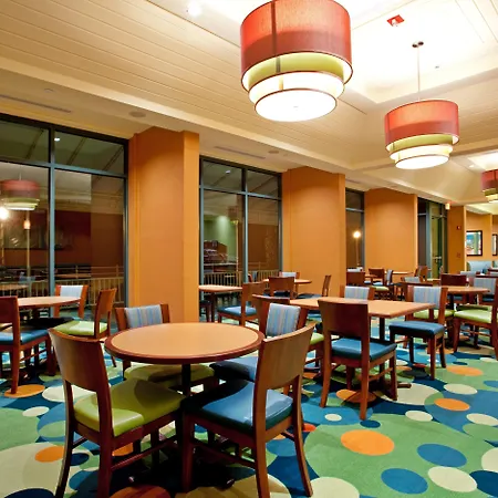 Holiday Inn Express & Suites Va Beach Oceanfront By Ihg-3