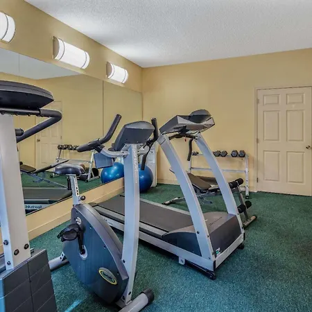 La Quinta By Wyndham Naples Downtown-3