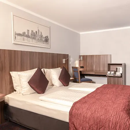 Ramada By Wyndham Frankfurt City Centre-3