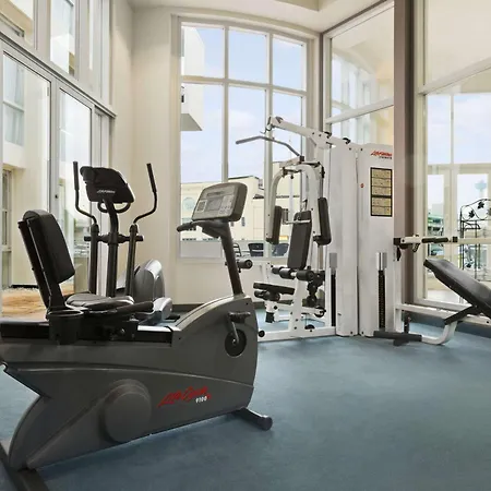 Travelodge By Wyndham Niagara Falls Fallsview-3