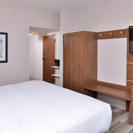 Holiday Inn Express & Suites Indianapolis Dtn-Conv Ctr Area By Ihg-2