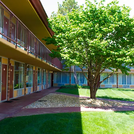 Red Lion Inn & Suites Branson-3