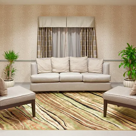 Comfort Inn & Suites Plainville-Foxboro-2