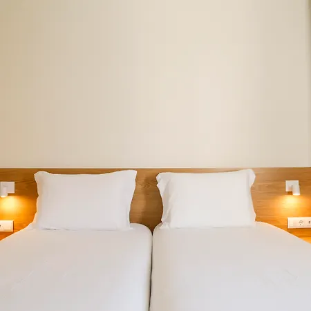 Hotel Spot Family Suites-3