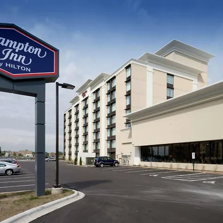 Hampton Inn Green Bay Downtown-3